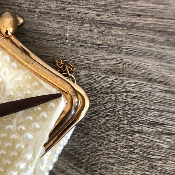 Vtg Faux Pearl Beaded Kiss Lock Clutch - Picture 13 of 14